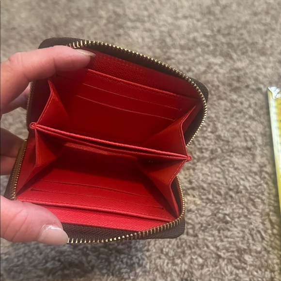 Small Checkered Wallet - Picture 6 of 6